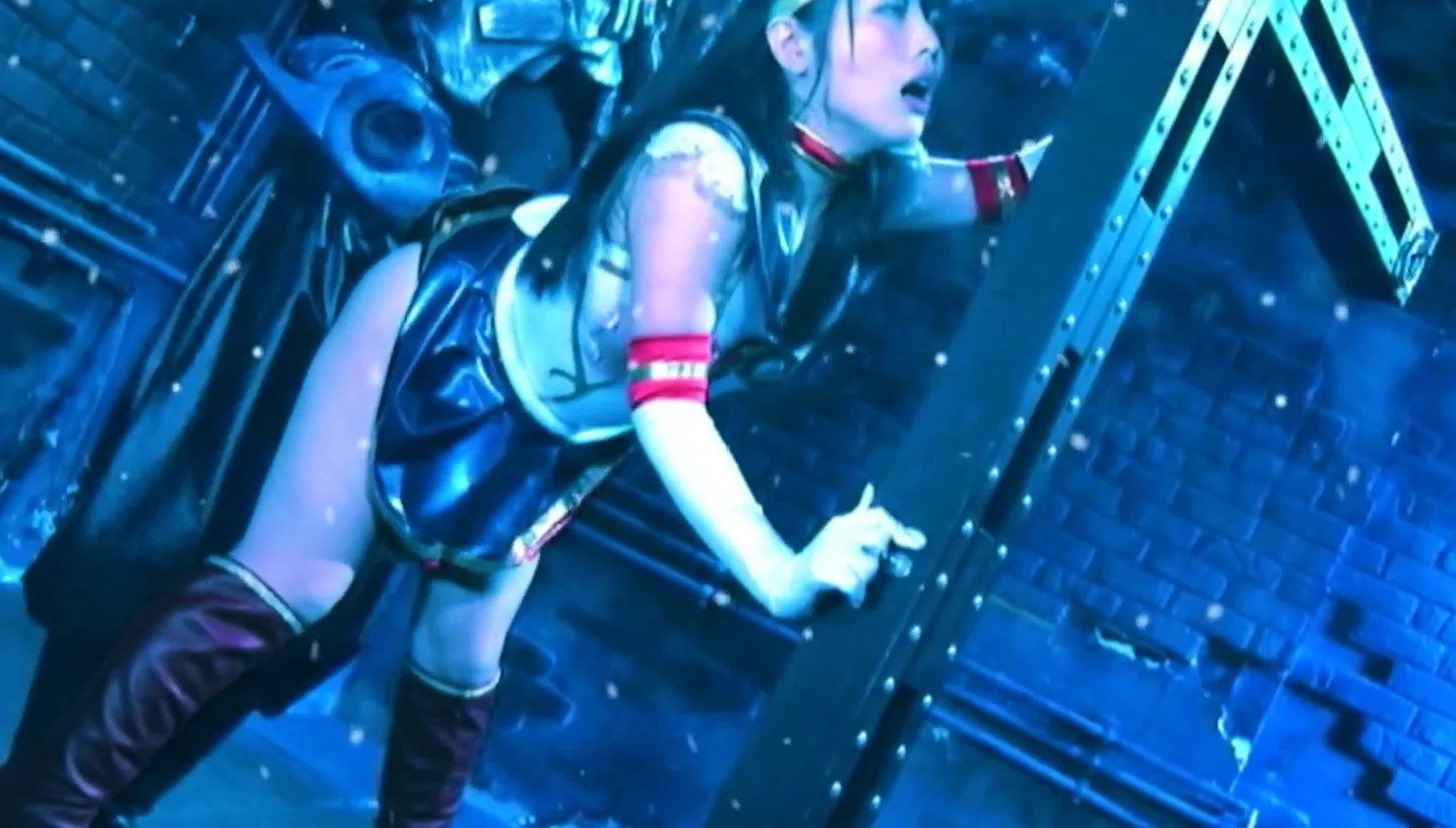 Japanese babe in schoolgirl uniform masturbates