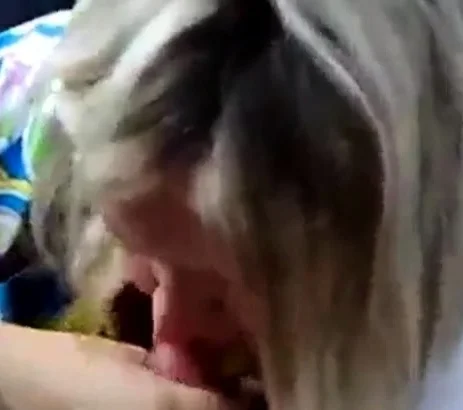 Milf sucks in car