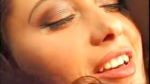 Erika Bella - Das Model und der Gangster scene 1