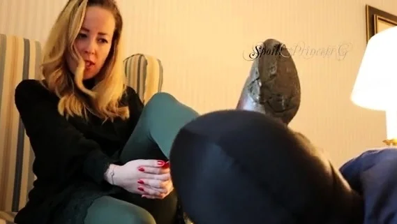 Spoilt Princess Grace - Boot lickers Paradise