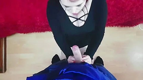 Girl sucked the dick of the plumber as payment