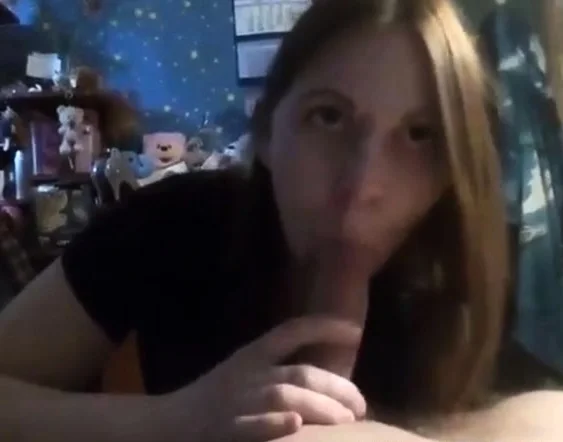 Blonde girl makes you cum with her mouth