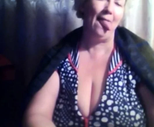 skyper tonge to cum