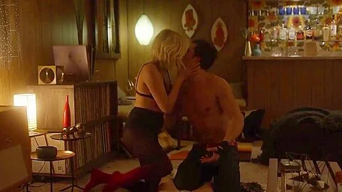 Malin Akerman, Kate Micucci - Easy S01E06 (2016)