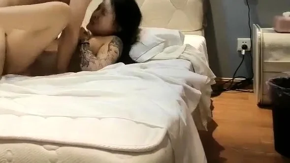 Amateur Couple Fucking Doggystyle For The Cam