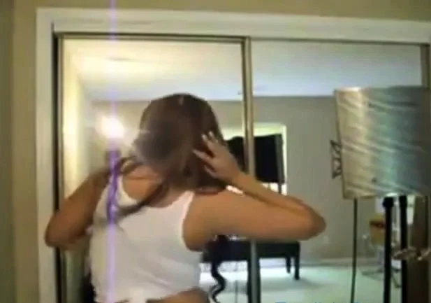 Robyn Fly ass shakin to whooty