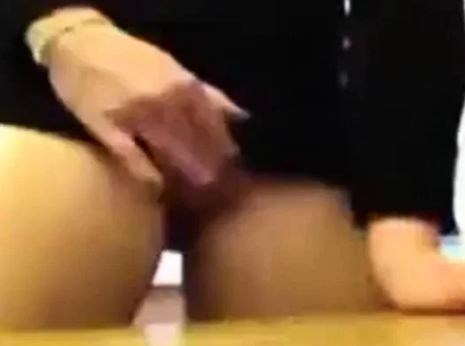 Sie besorgt es sich
