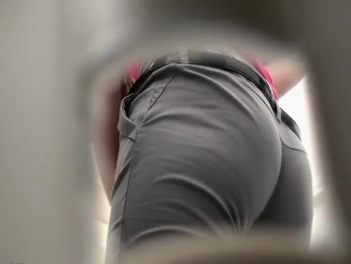 Tight ass spied when she pissed