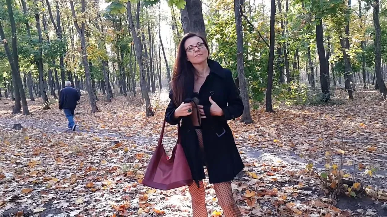 Walking NO PANTIES in Pantyhose #PUBLIC Autumn Park