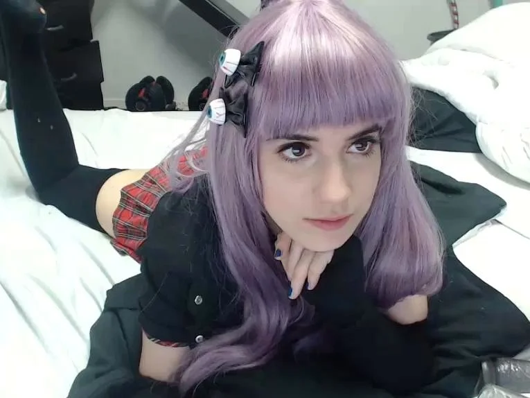 Amateur Webcam Teen Masturbates And Teases
