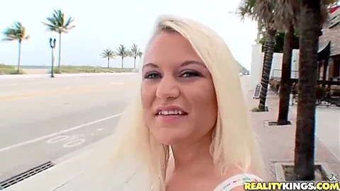 Fat and bodied girl Torrie Sweet meats the dream of her life