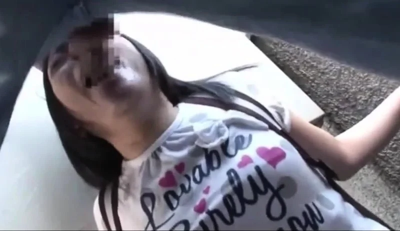 Really wild outdoor Japanese teen blowjob