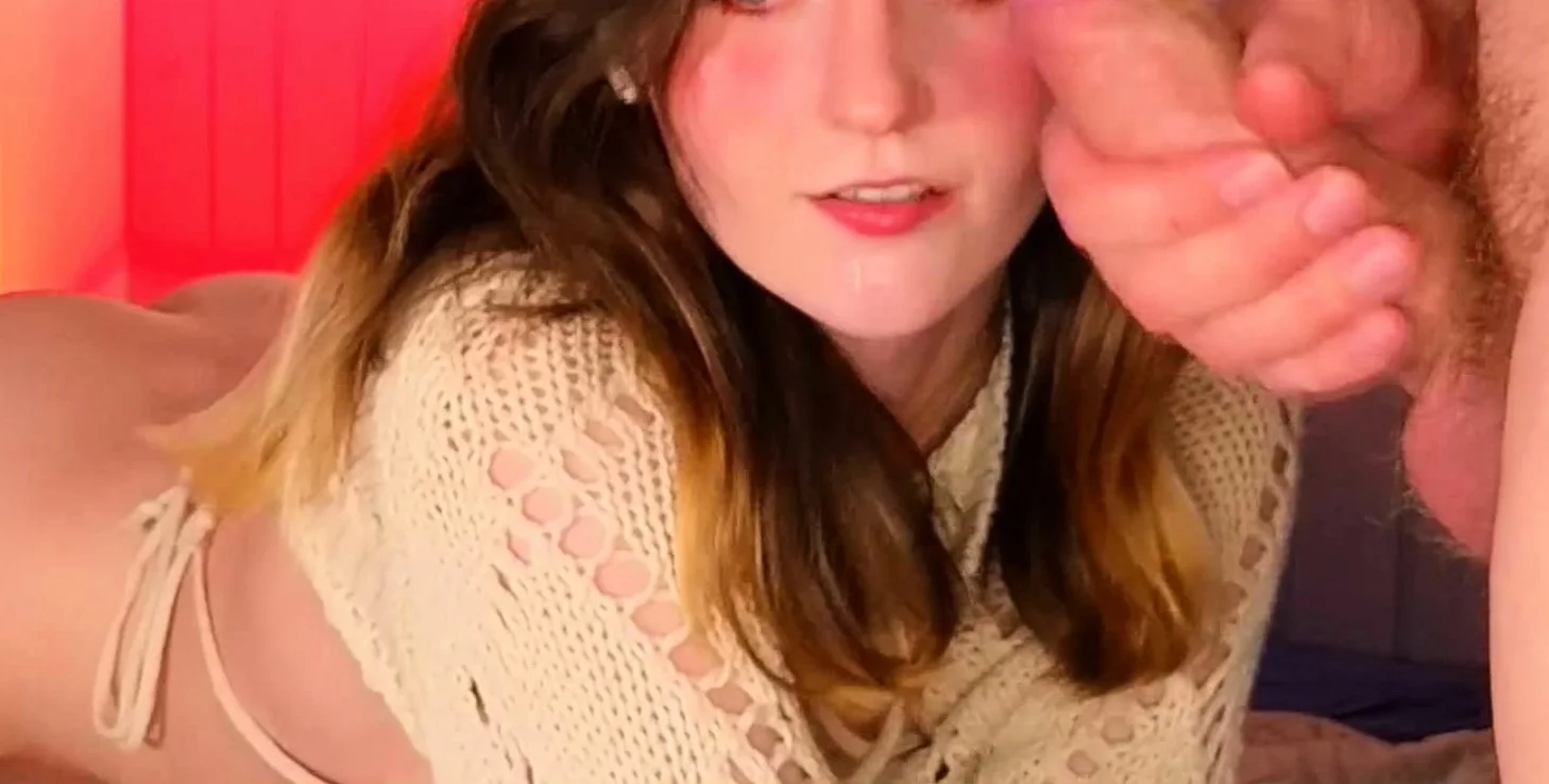 Pretty Gal Blowjobs Her BF and Gets Doggystyled