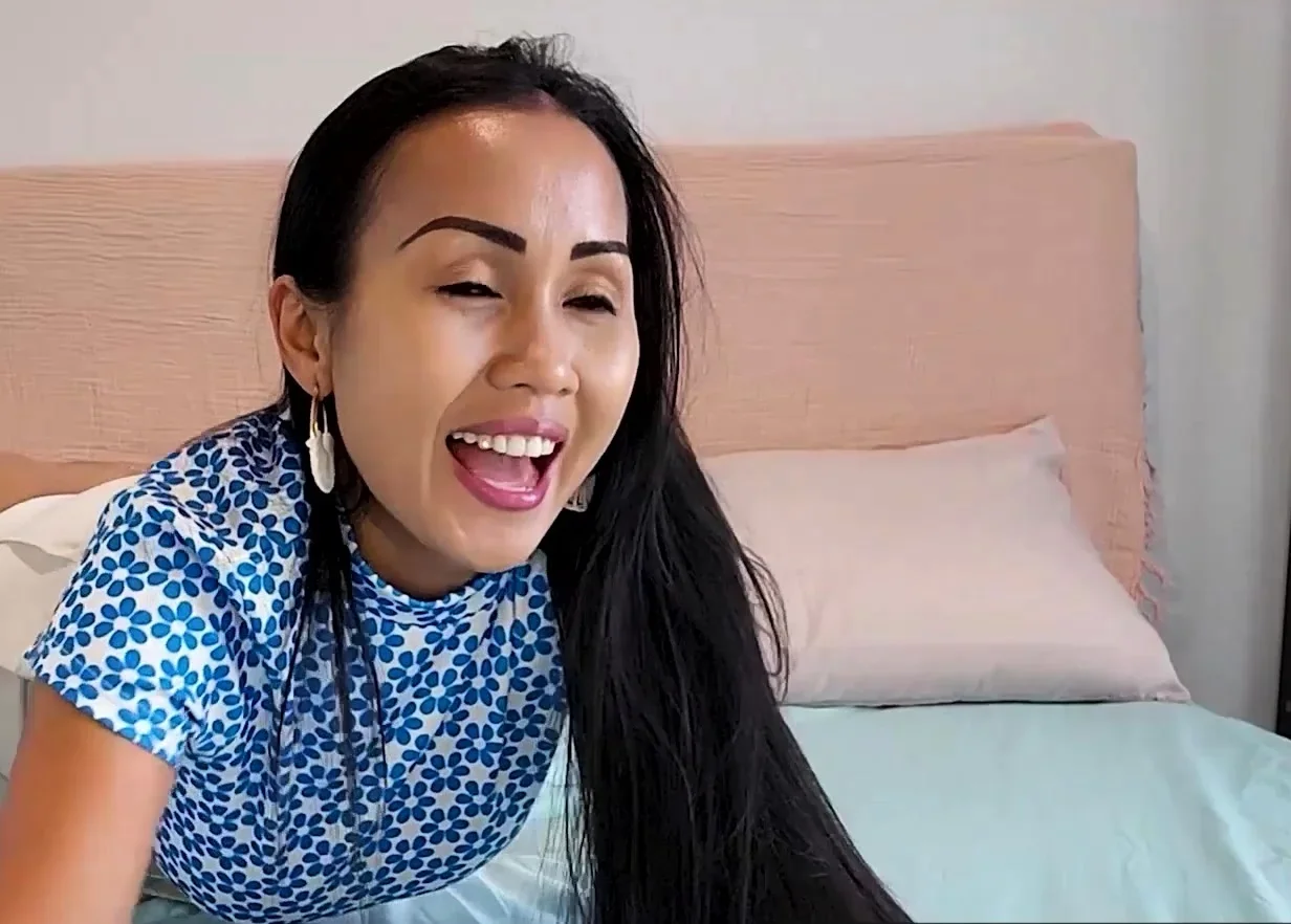 Big booty Asian model fucked herself