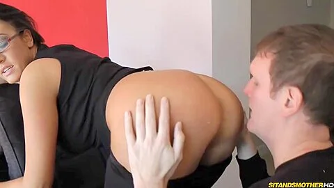 Facesitting With Big Ass In Leggings
