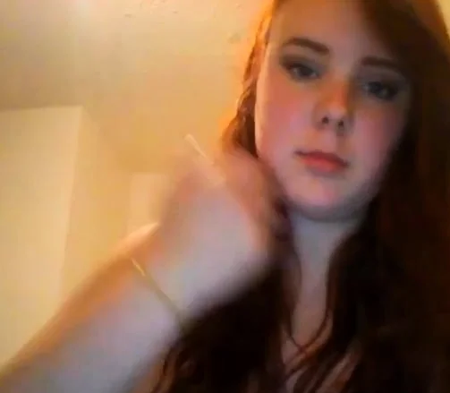 Big Butt White Girl Spreads Her Fat Ass