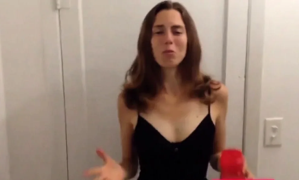 This mother try to squeeze milk out of her tits but failed