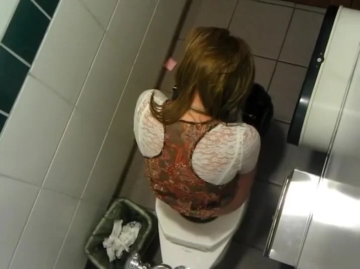 Juicy ass and tight pussy spied in toilet