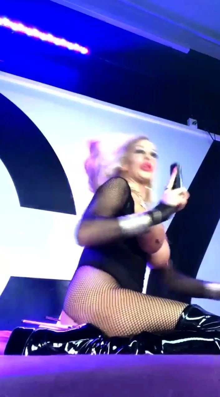 SEXY BIG BOOBS BLONDE ANAL MASTURBATION