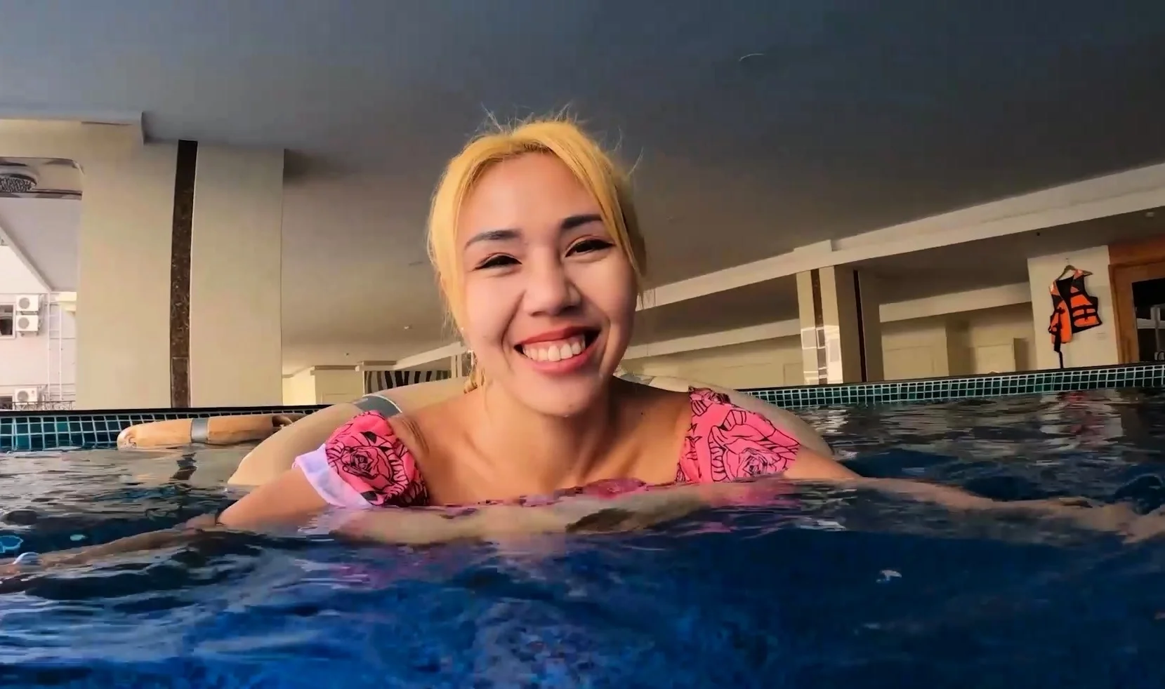 Tiny Thai MILF cutie fucked in a hotel