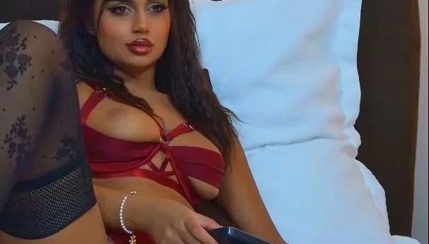 Big boobs milf masturbates with her dildo