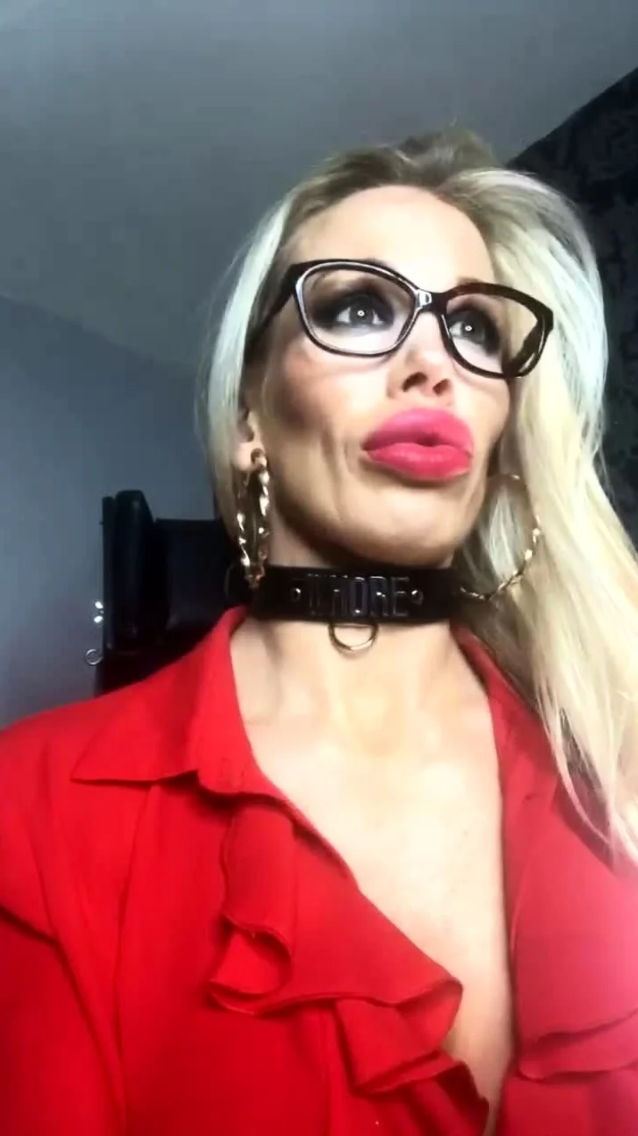 Amateur Blonde With BIG BOOBS Hot Free Cam Show