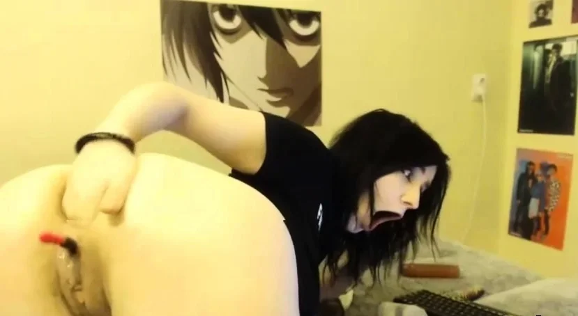 Lovely Goth Chick masturbating