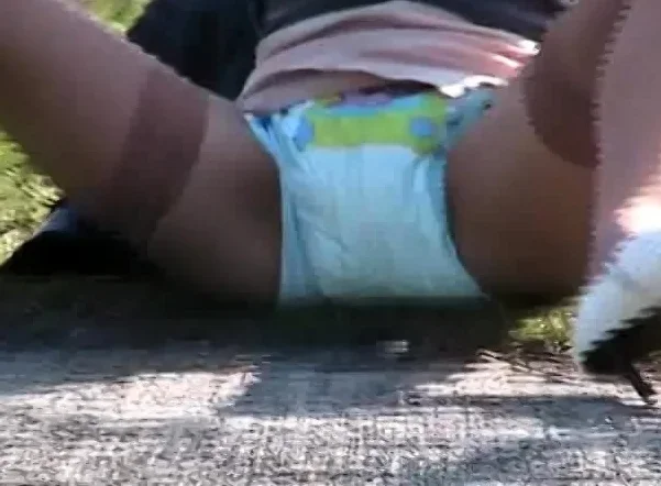 Public amateur fucked outdoors before cumshot