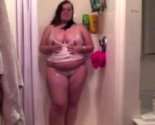 Sexy BBW Stripping in the shower - CassianoBR