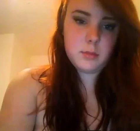 Big Butt White Girl Spreads Her Fat Ass
