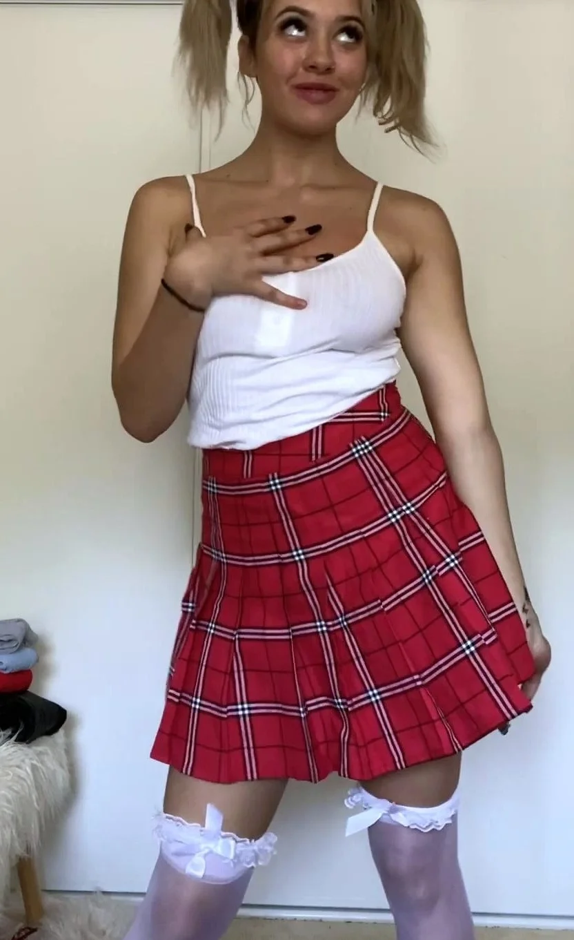 Lewd amateur brunette teen meg davis webcam masturbation