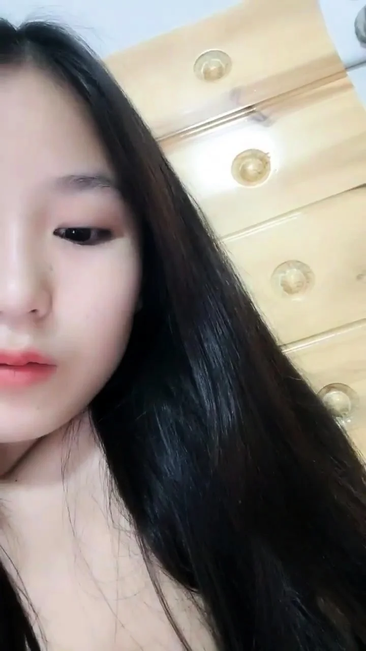 Beauty small tit amateur teen masturbating her shaved pussy