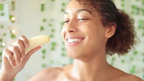 Vegan bitch makes a fruity mess