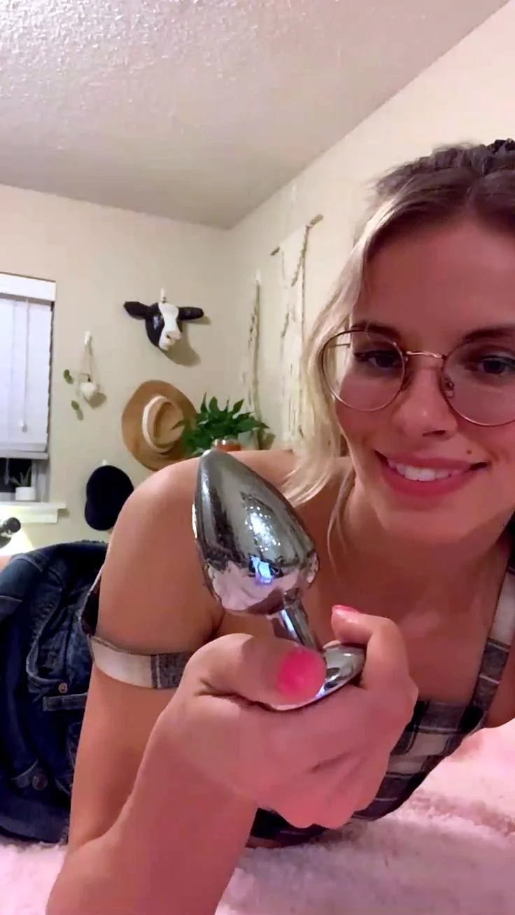 Girls Out West Amateur double toy masturbation
