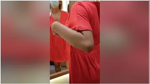 Mi Riprende Nel Camerino