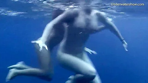3 Hot Girls Swim And Have Fun In The Sea