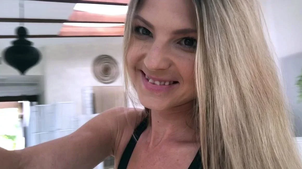 Amateur Blonde with Tiny Titties Masturbates with Fruit