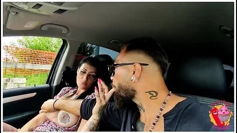 Lady Muffin And Tommy A Canaglia In I Drive Around And Do Things