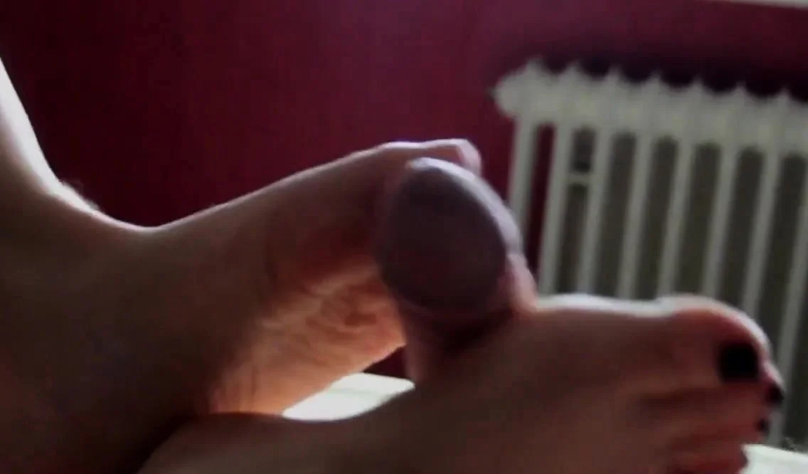 Amateur Footjob Cum On Sexy Feet