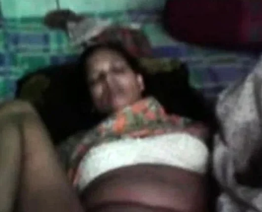 Indian Mature Shaved Pussy Fucked With Bf