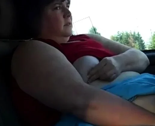 SSBBW Slut Masturbates in her Car