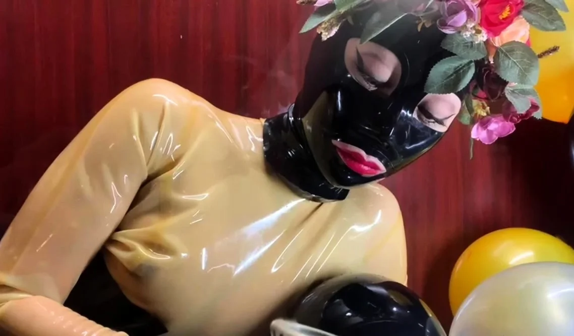Extreme fetish latex play