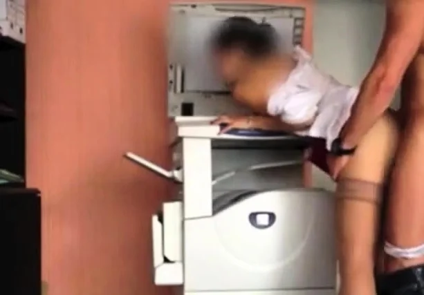 la secretaire se fait prendre