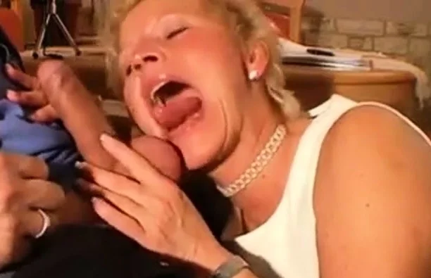 geile reife blonde kurzhaarsau