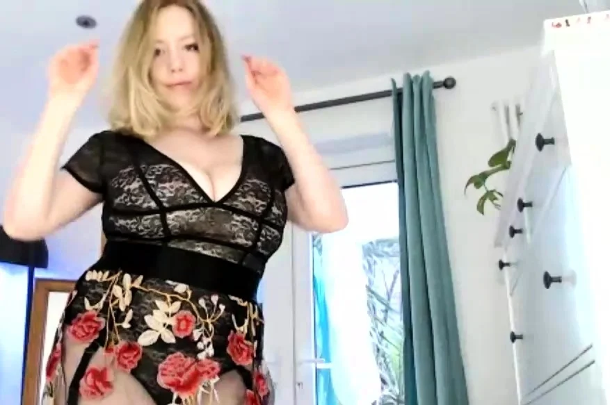 Blonde Housewife with big boobs masturbates with huge dildo