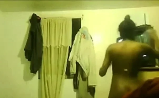 Ebony Hoodrat With Nice Shape Shows Off and Masturbate