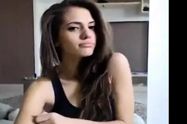 Hot Horny Bitch with Fucking Ass at Webcam