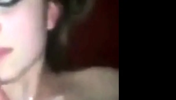 Girlfriend takes cum in the face
