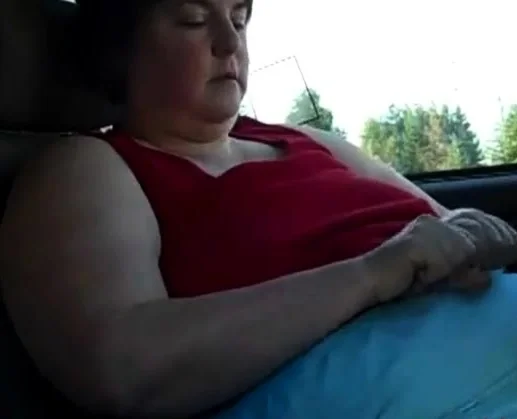 SSBBW Slut Masturbates in her Car