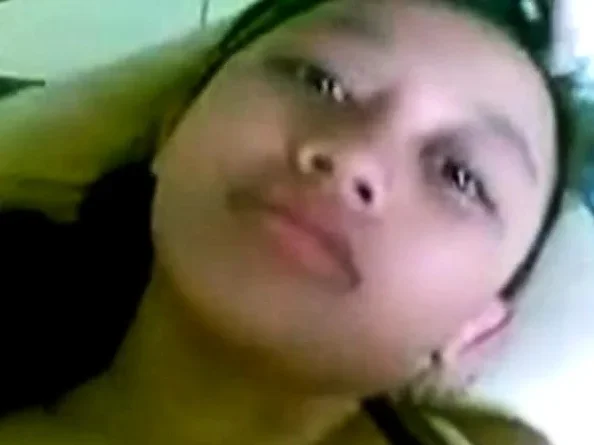 malay- awek tingkatan lima kena pancut kat muka